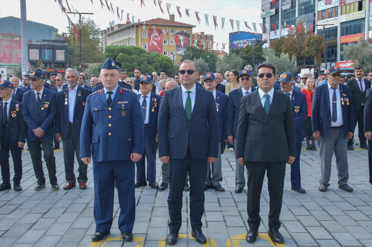 Esenyurt’ta Gaziler Günü Anmasında Duygu Dolu Anlar