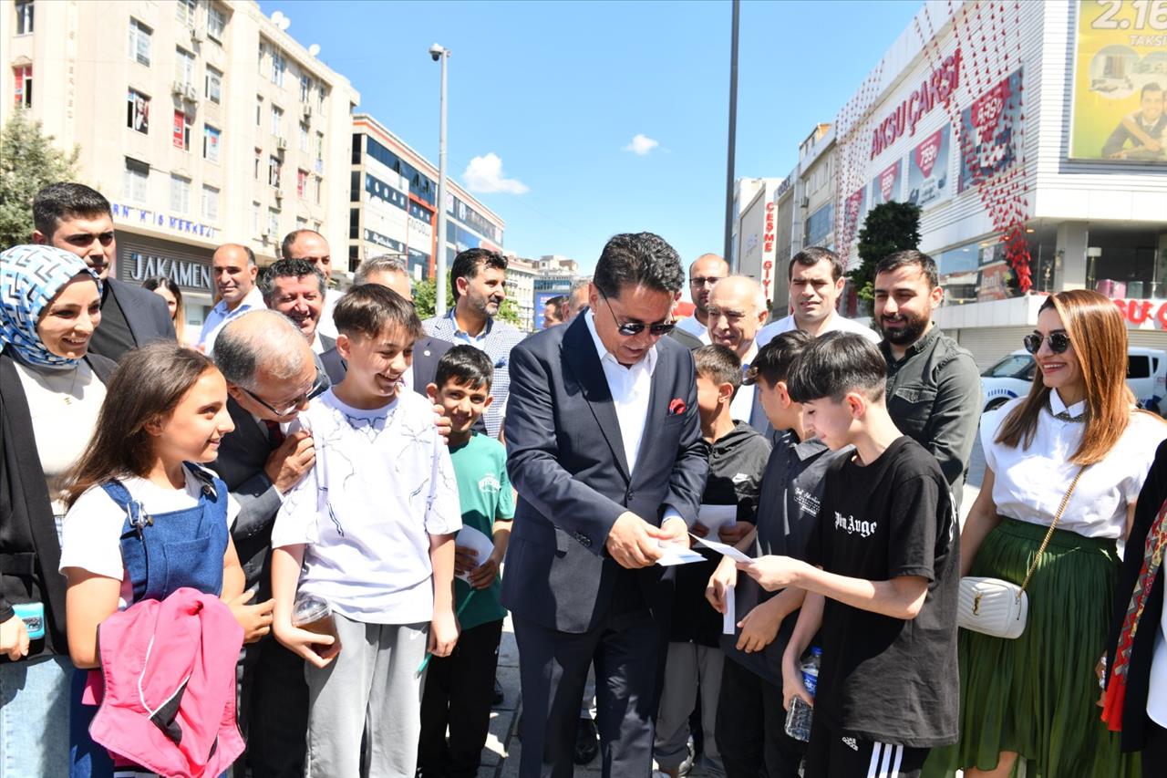 Başkan Özer Siyasi Partiler ve Derneklerle Bayramlaştı