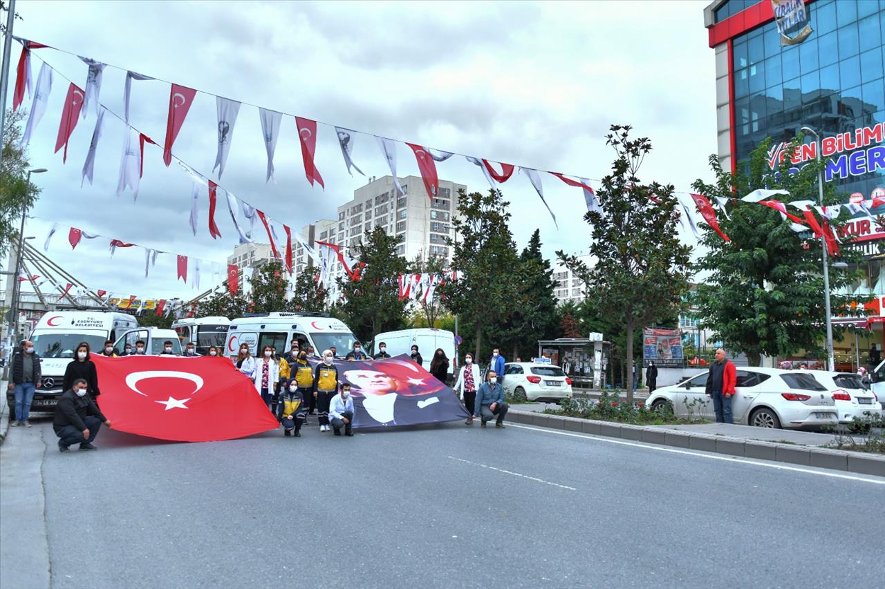 Pandemiyle Mücadele Eden Sağlık Çalışanları Ata’sını Unutmadı