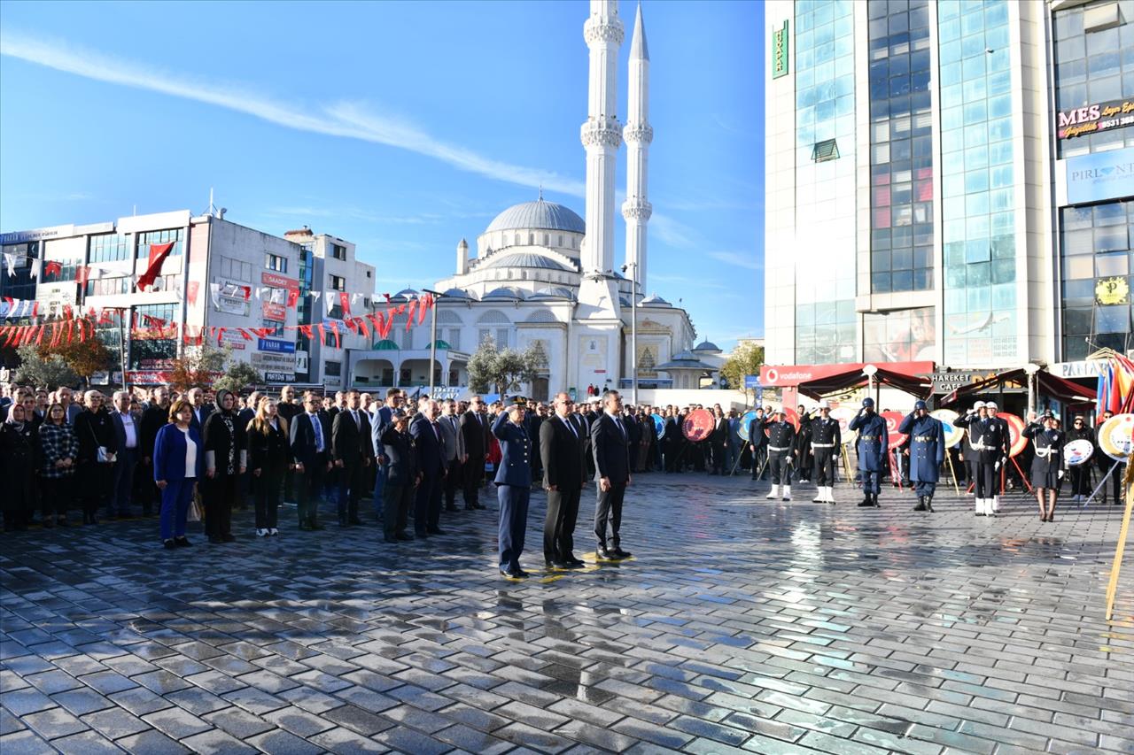 Esenyurt Ata’sını Saygı Ve Minnetle Andı