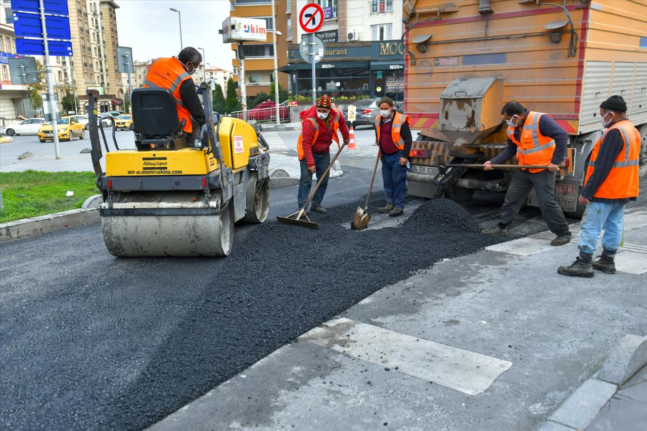 Esenyurt Belediyesi Bozuk Olan Yol Ve Kaldırımları Yenilemeye Devam Ediyor 