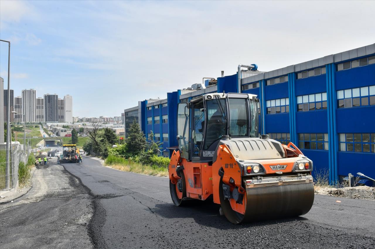 Esenyurt’un Yolları Yenileniyor