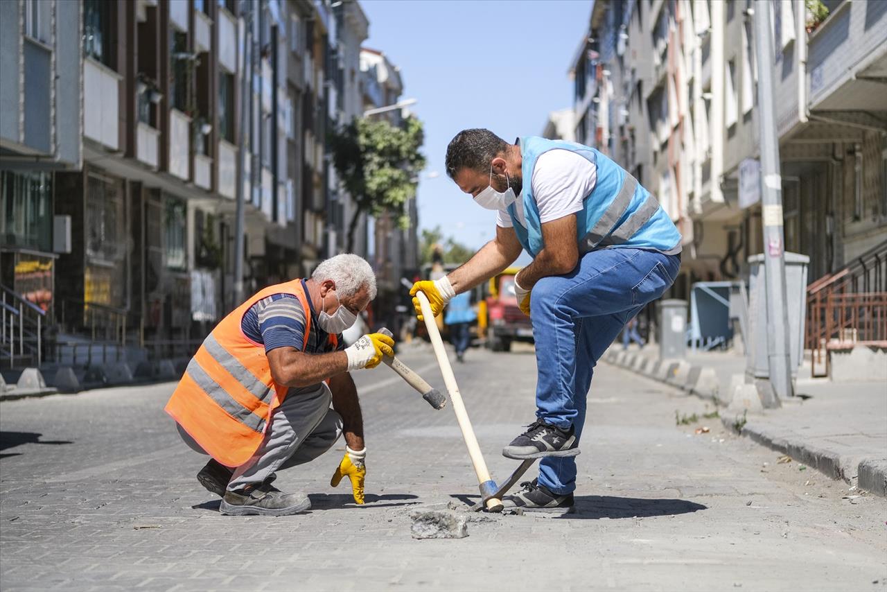 Esenyurt’ta Yol Bakım Çalışmaları Devam Ediyor