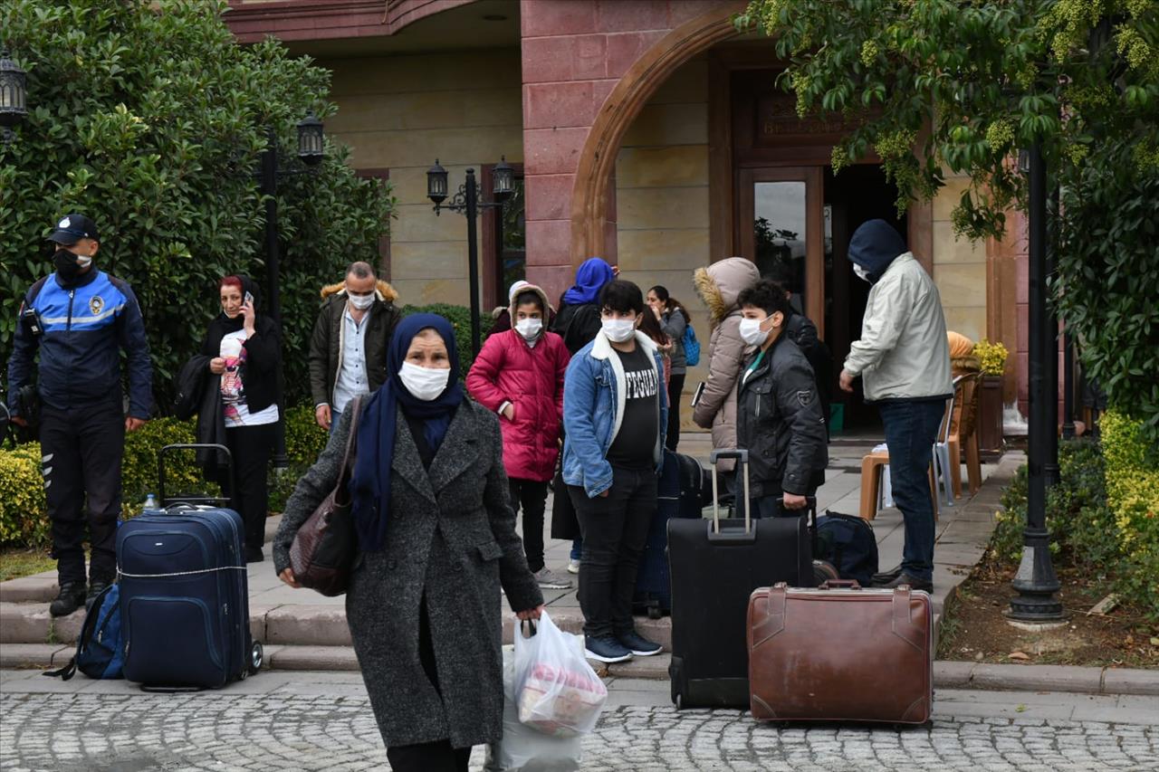 Esenyurt Belediyesi, 22 Suriyeliyi Ülkelerine Gönderdi