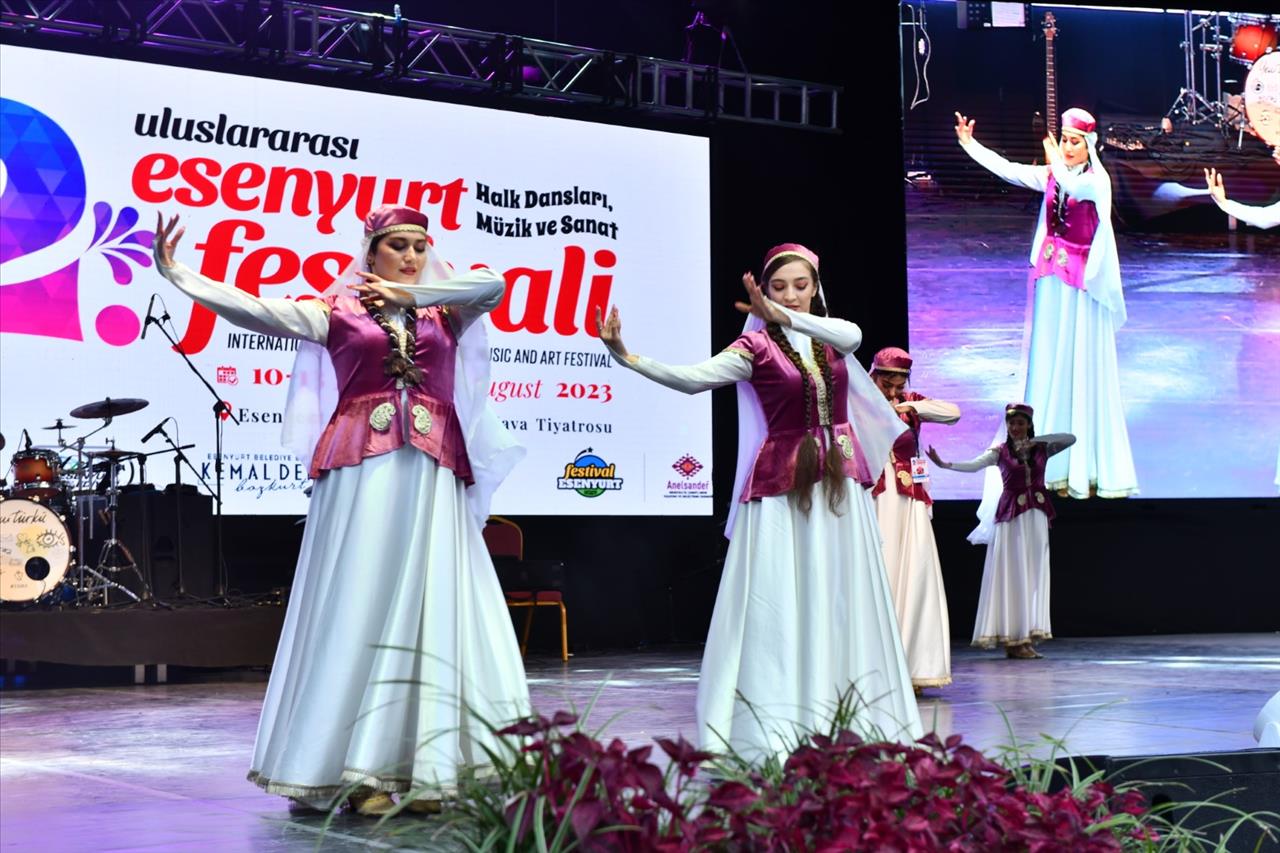 Esenyurt’ta Yeni Türkü Fırtınası Esti