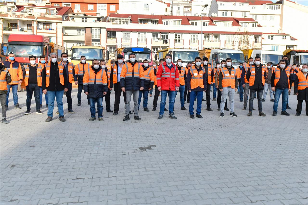 Esenyurt Belediyesi 66 Araç Ve 2 Bin Ton Tuz Stokuyla Kışa Hazır