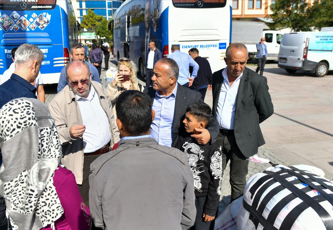 57 Suriyeli Daha Esenyurt’tan Ülkelerine Döndü