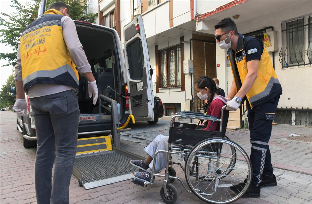 Esenyurt’ta Ameliyat Olan Öğrenci, Hasta Nakil Aracıyla Sınava Götürüldü