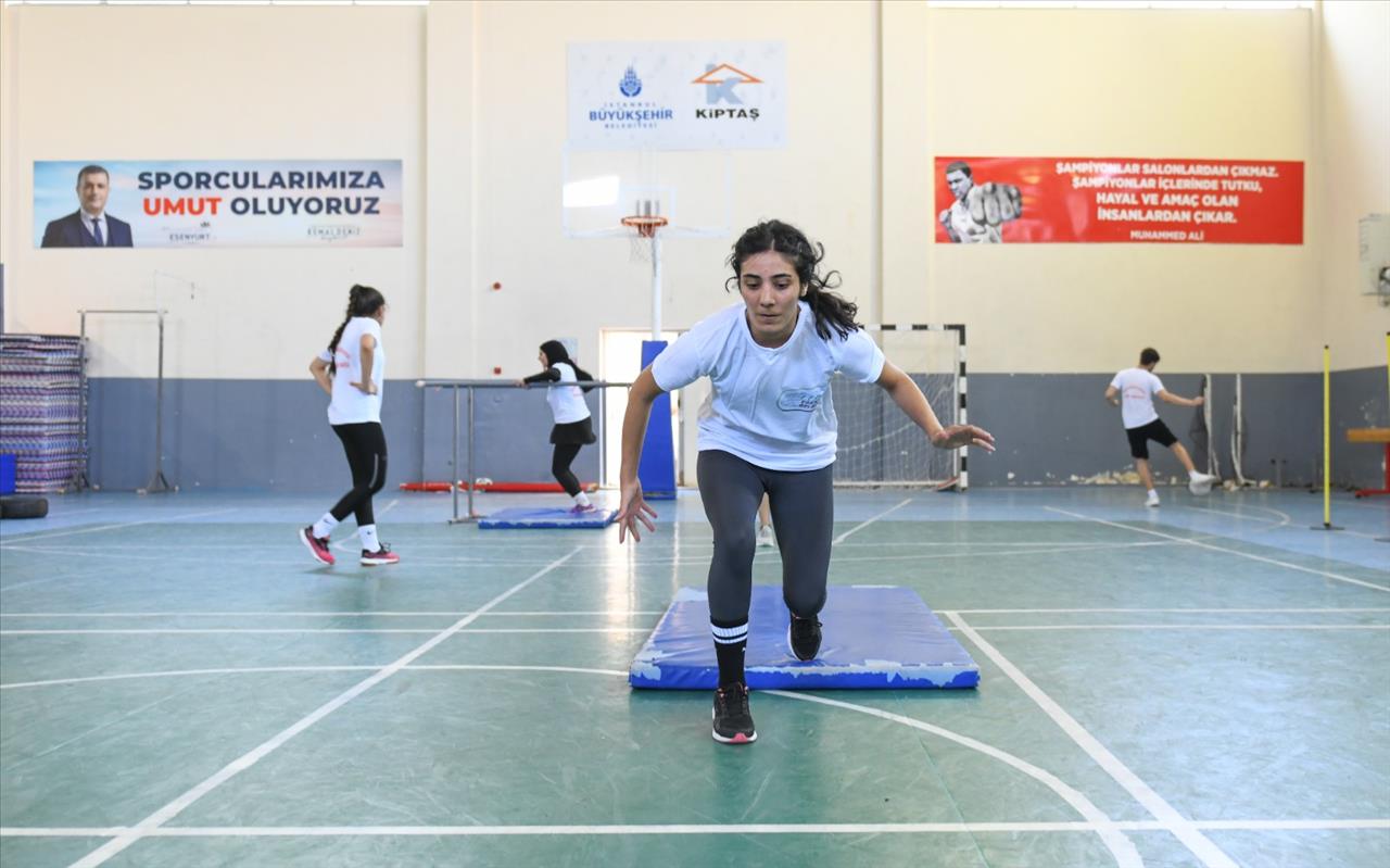 Esenyurt Belediyesi Spor Akademisi’nden Yüzde Yüz Başarı!