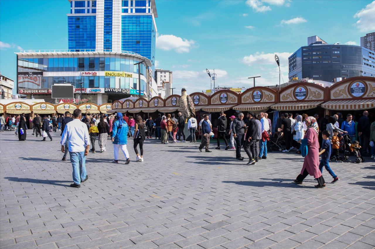 Unutulmaya Yüz Tutmuş Eserler Zanaatkârlar Sokağında