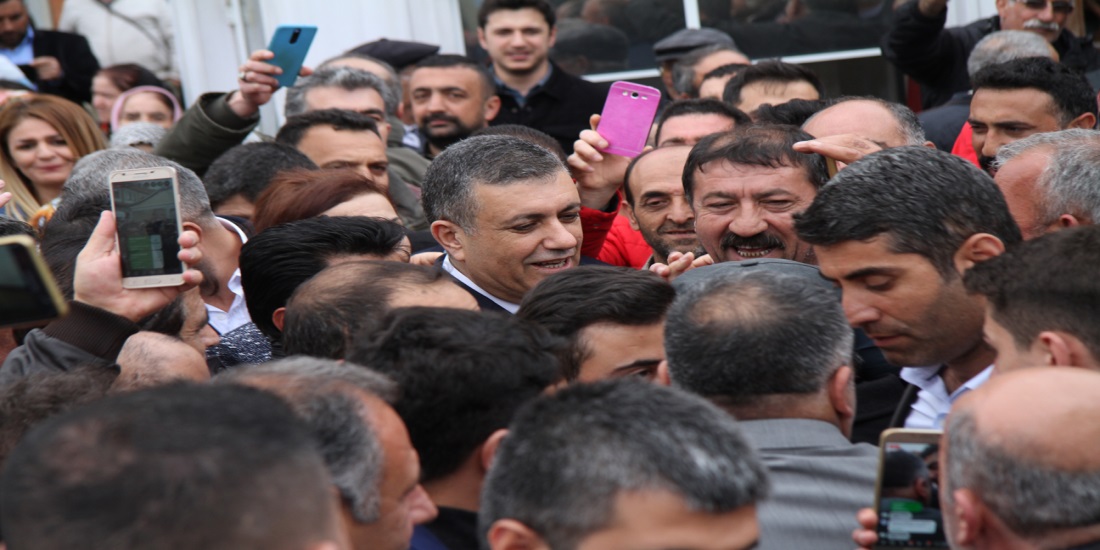 Esenyurt Belediye Başkanı Bozkurt'u binler karşıladı