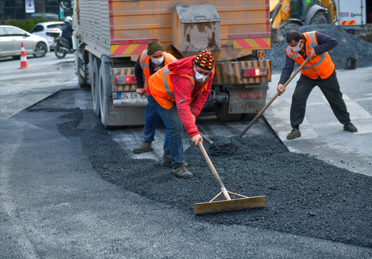 Esenyurt Belediyesi Bozuk Olan Yol Ve Kaldırımları Yenilemeye Devam Ediyor 