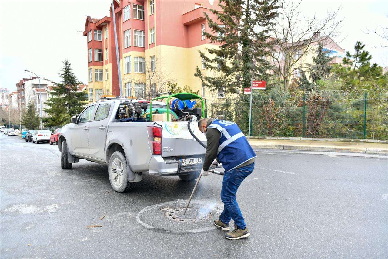 Halk Sağlığı İçin Rögarlar İlaçlanıyor