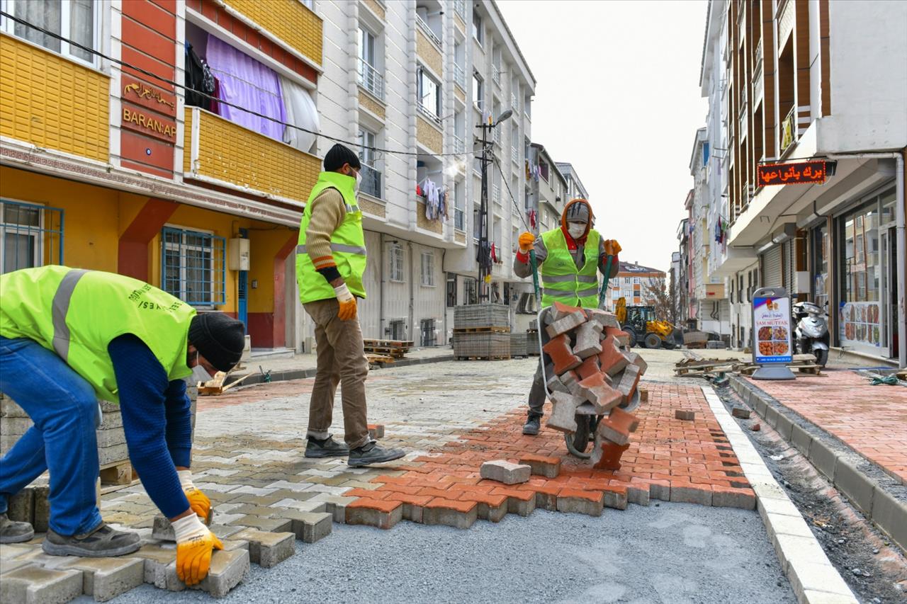 Esenyurt Belediyesi, Yolları Yenilemeye Devam Ediyor