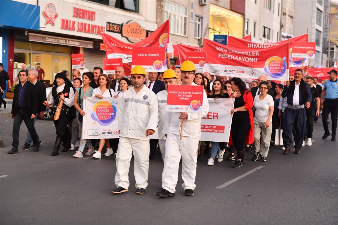 Esenyurt’tan Türkiye’ye Kardeşlik Köprüsü Kuruldu