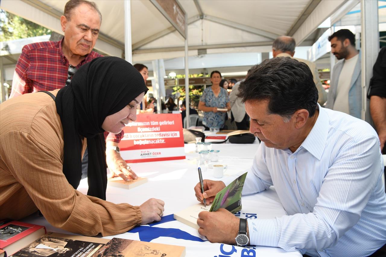 Küçükçekmece Kitap Günleri’nde “Ötekileştirme, Yok Sayma ve Dil” Konuşuldu...