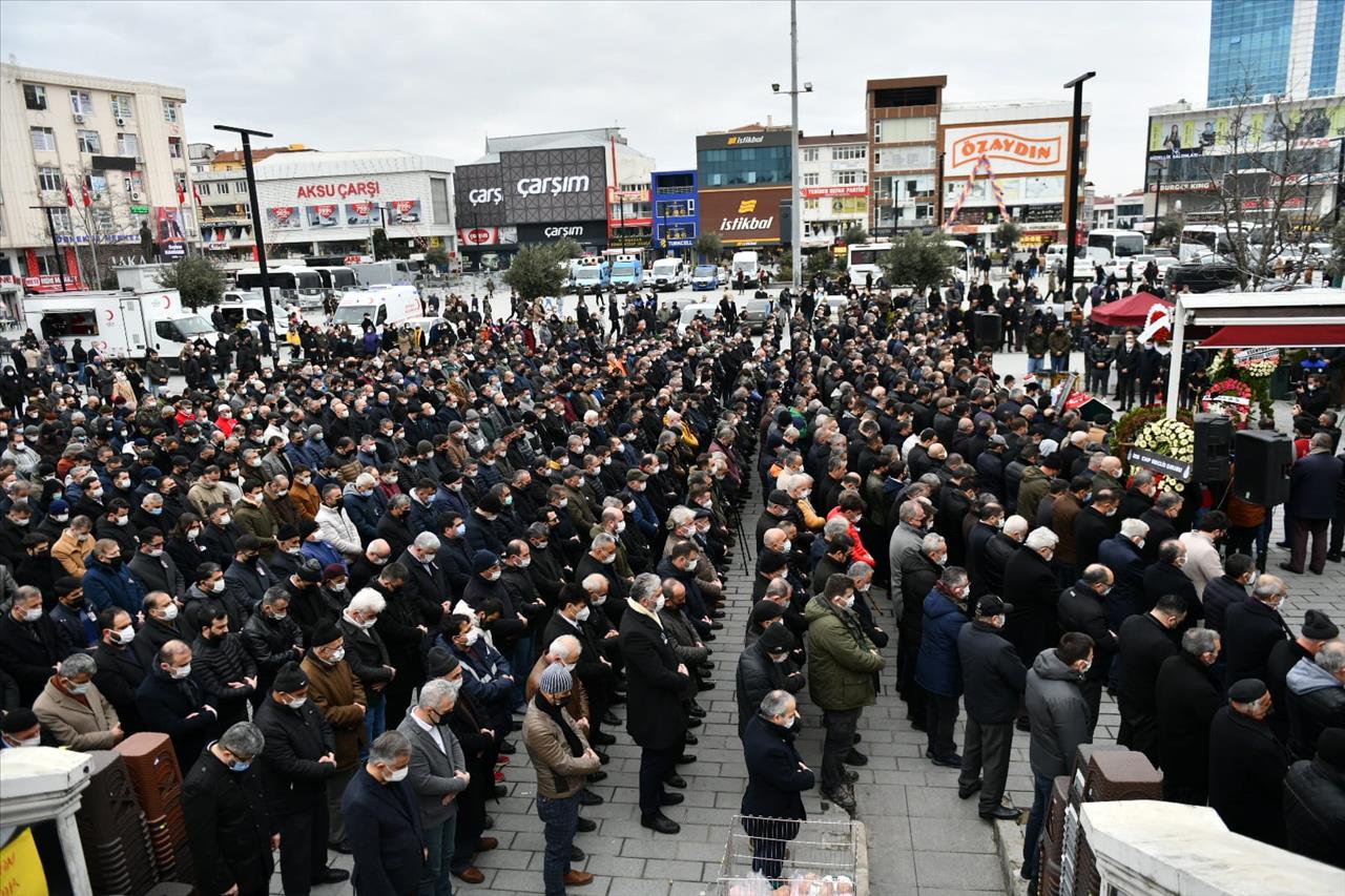 Esenyurtlular Kahraman’ı Son Yolculuğuna Uğurladı