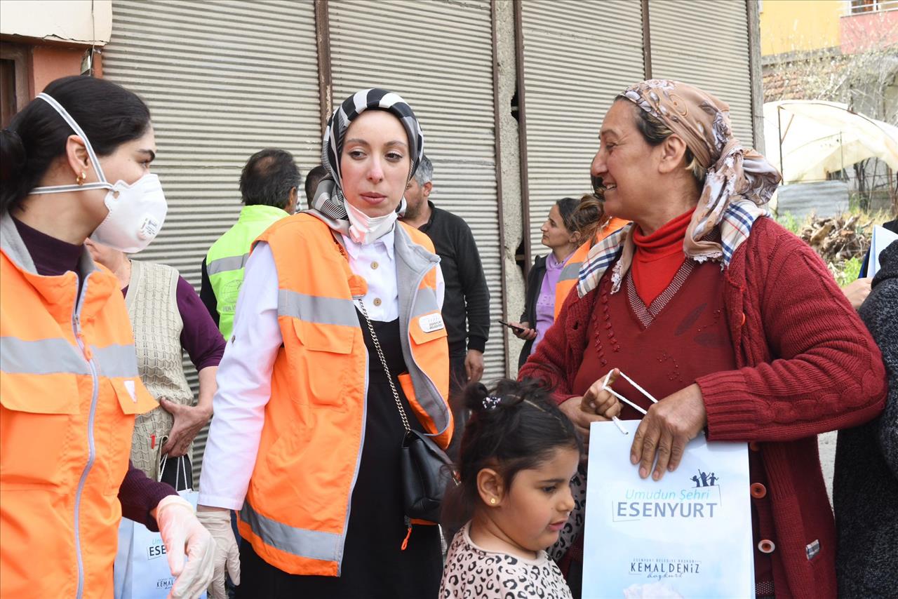 Esenyurtlu Kadınlar Hataylı Kardeşlerini Unutmadı