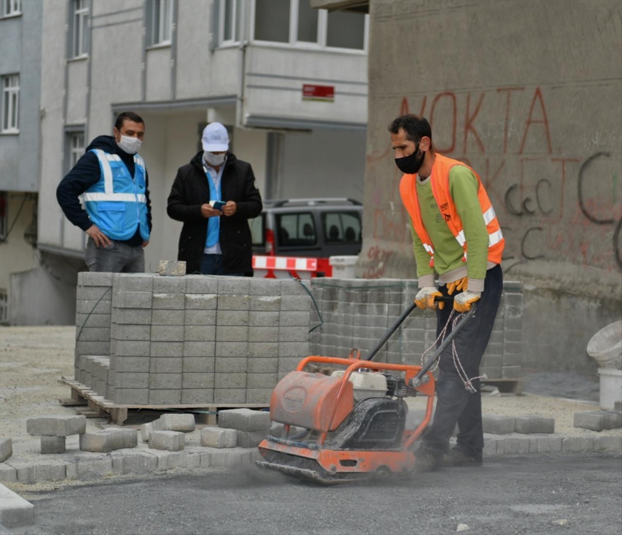 Esenyurt’ta Cadde Ve Sokaklar Yenileniyor