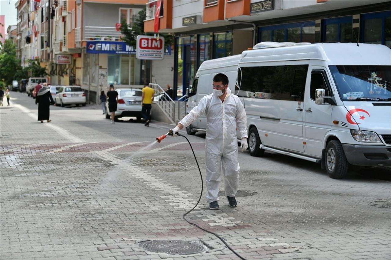 Esenyurt’ta Tüm Sokaklar Dezenfekte Edildi