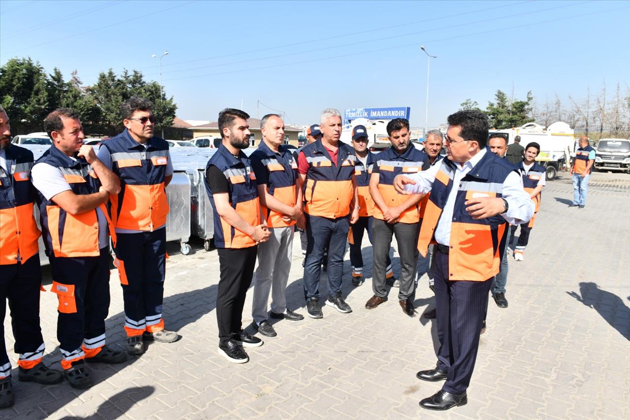 Başkan Özer Tertemiz Bir Esenyurt İçin Temizlik Filosunu Genişletti