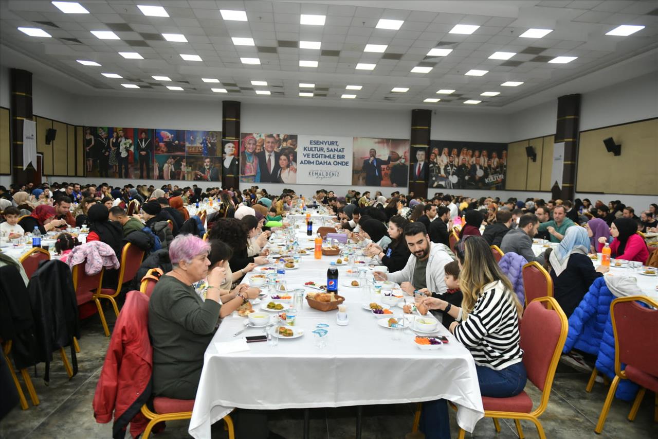 Başkan Bozkurt Okul Müdürleri ve Öğretmenlerle İftarda Buluştu