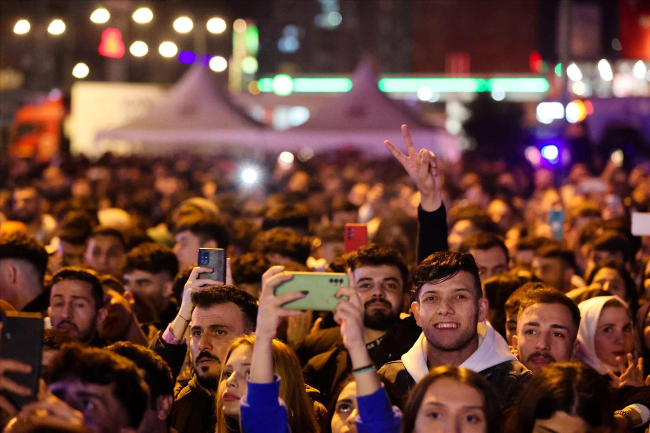 Koray Avcı Esenyurtlulara Unutulmaz Anlar Yaşattı