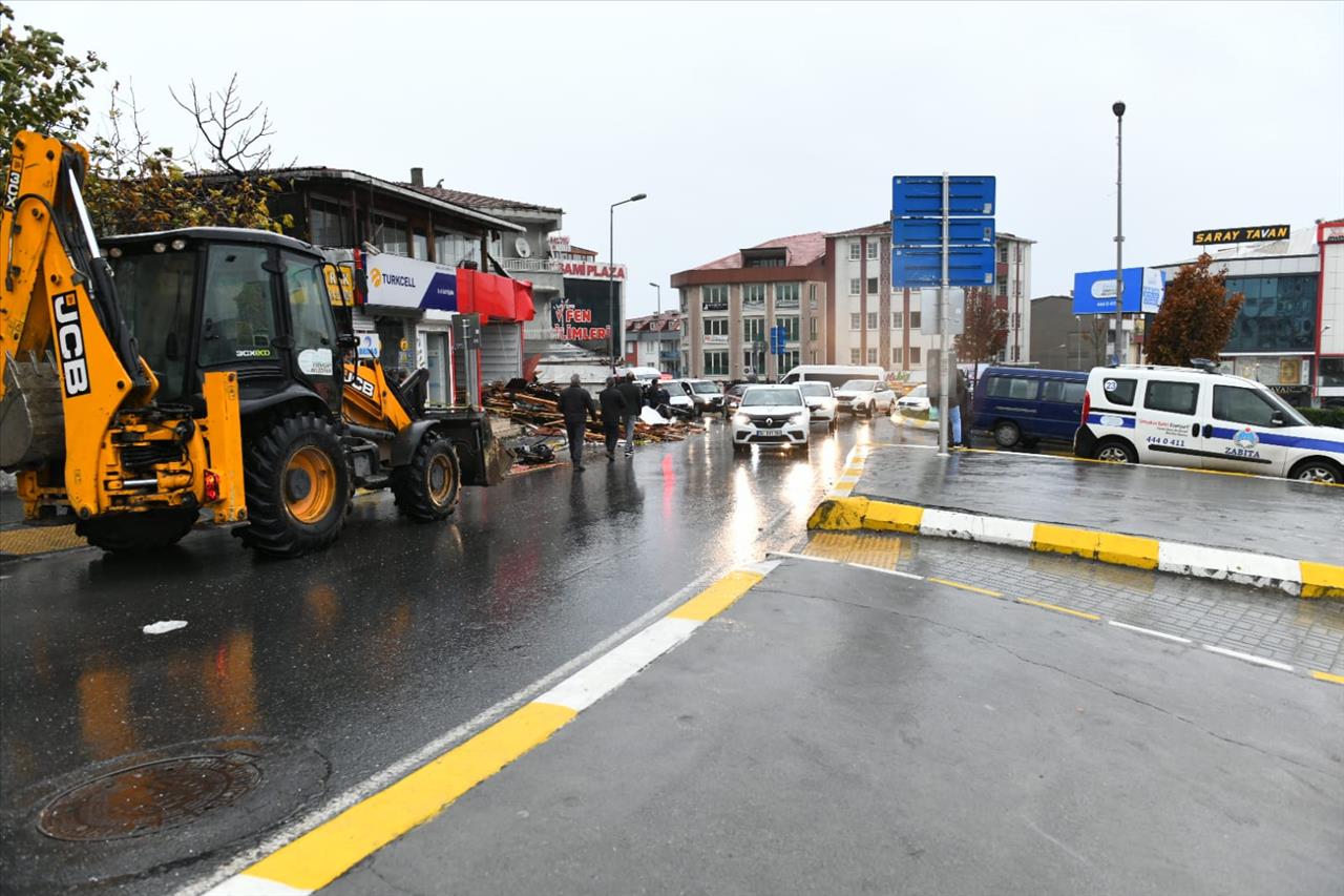 Esenyurt, Fırtına Sonrası Yaralarını Sarıyor