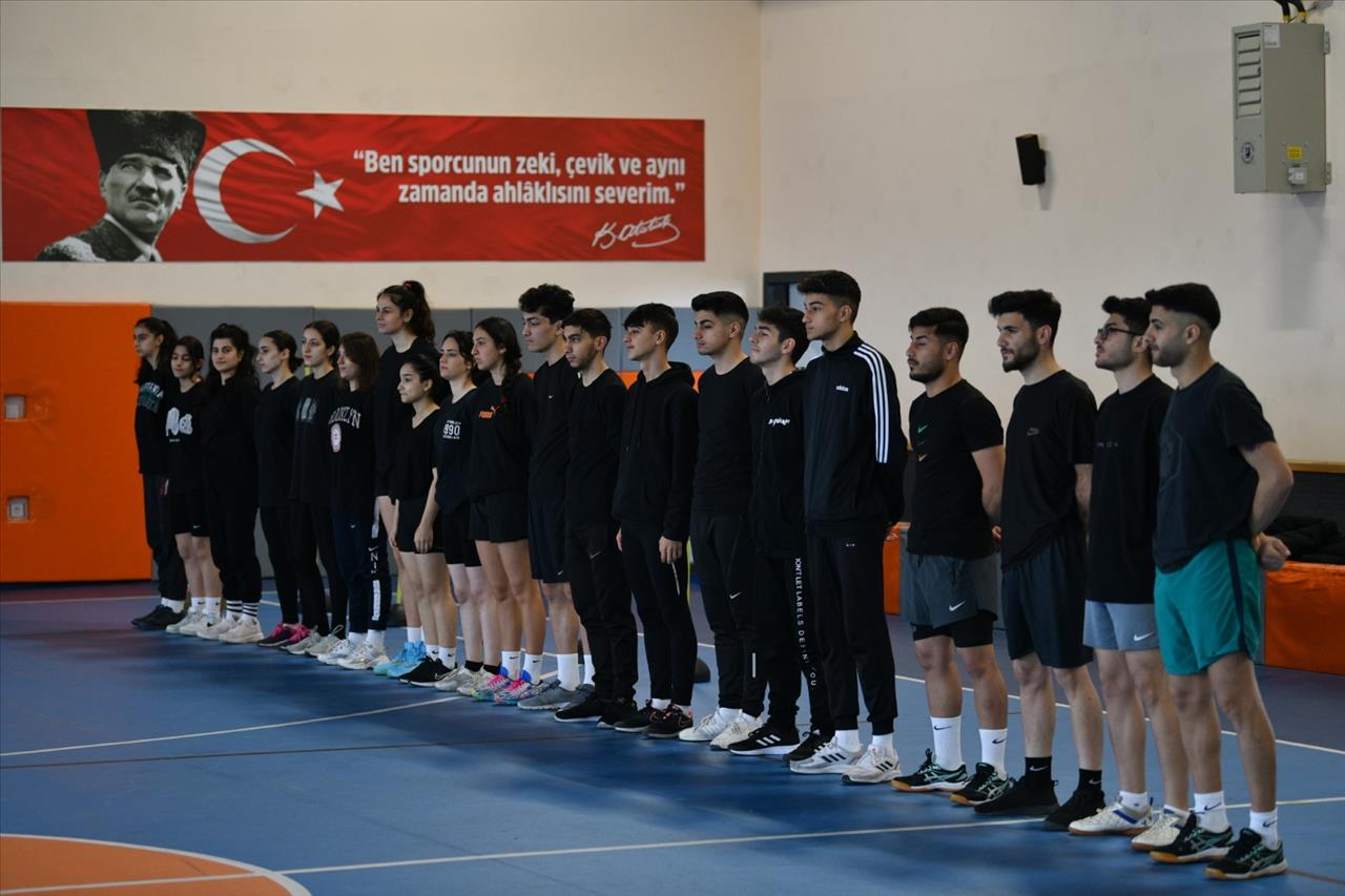 Esenyurt Belediyesi Gençleri Spor Akademilerine Hazırlıyor