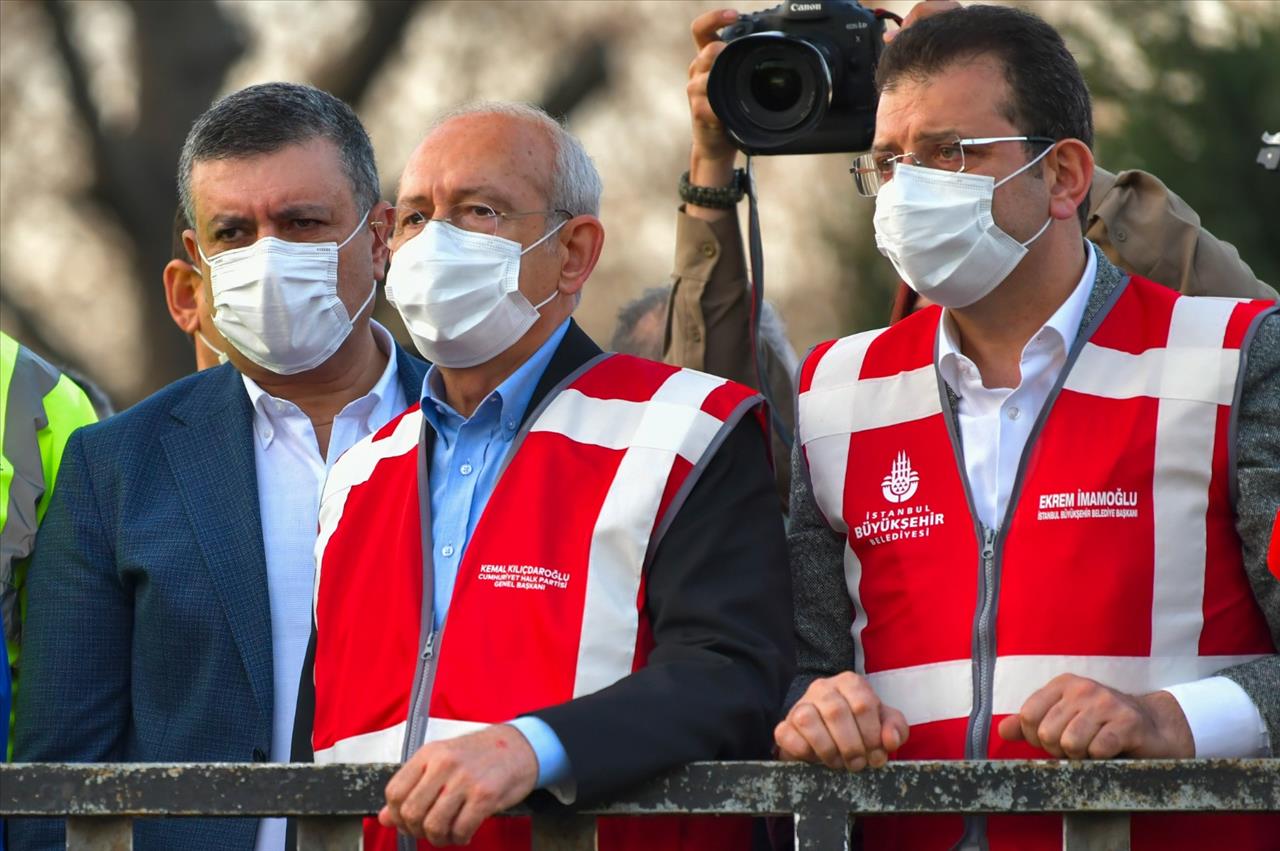 Kılıçdaroğlu Ve İmamoğlu, Başkan Bozkurt İle Birlikte Esenyurt'ta İncelemelerde Bulundu