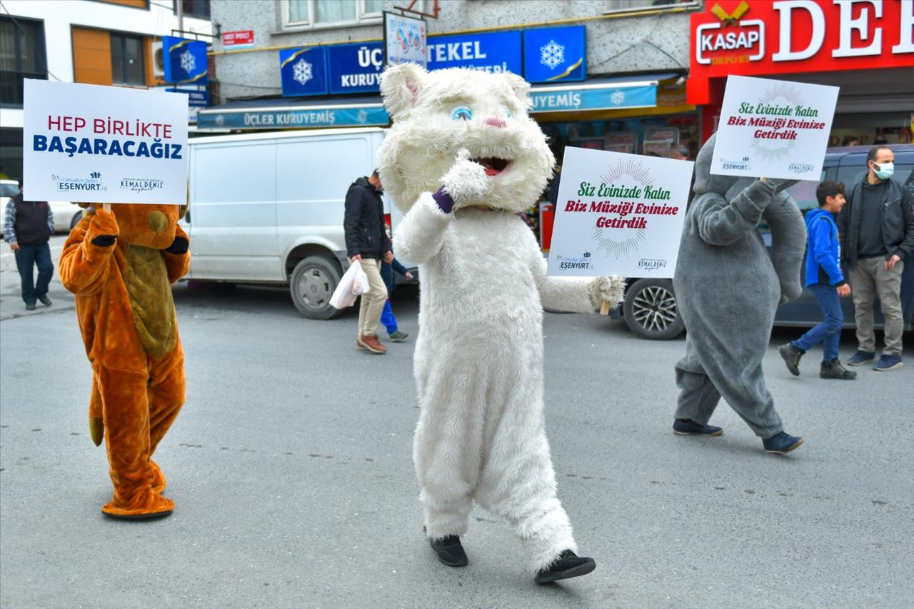 Esenyurt’ta Bando Takımı Eşliğinde Dezenfeksiyon