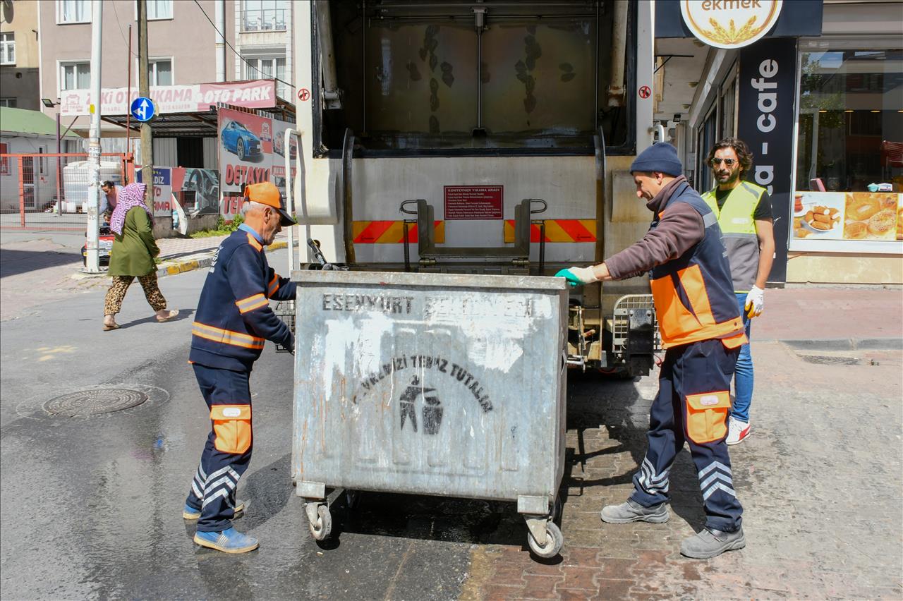 Esenyurt Belediyesi Haşerelere Karşı İlaçlama Çalışmalarını Sürdürüyor