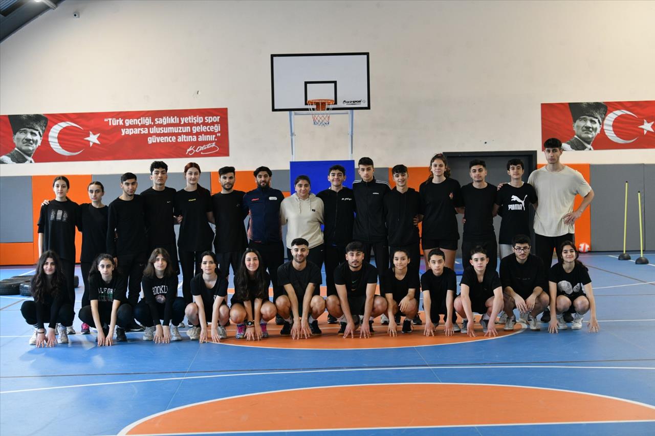 Esenyurt Belediyesi Gençleri Spor Akademilerine Hazırlıyor