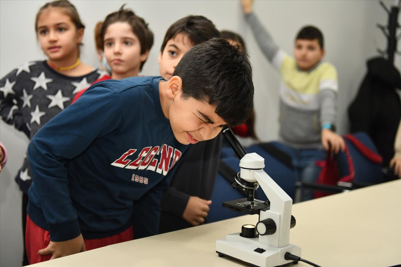 Çocuklar Bilim Ve Sanat Dolu Bir Gün Geçirdi 