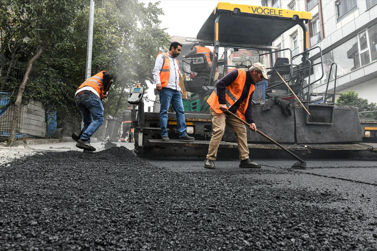 Esenyurt’ta Asfalt Çalışmaları Devam Ediyor