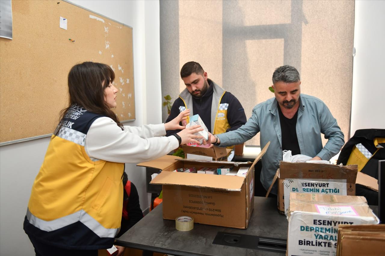 O Bölgeye İlaç ve Medikal Malzeme Desteği Sürüyor