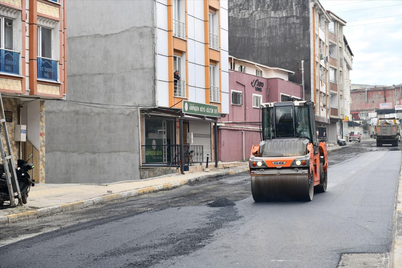 Esenyurt’ta Cadde Ve Sokaklar Yenileniyor