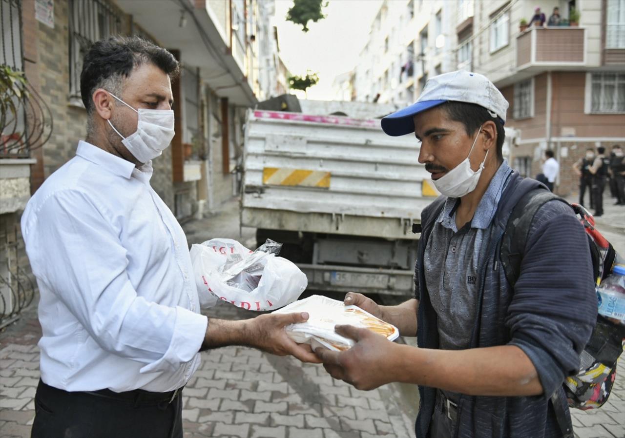 Sel Mağduru Vatandaşlara Sıcak Yemek