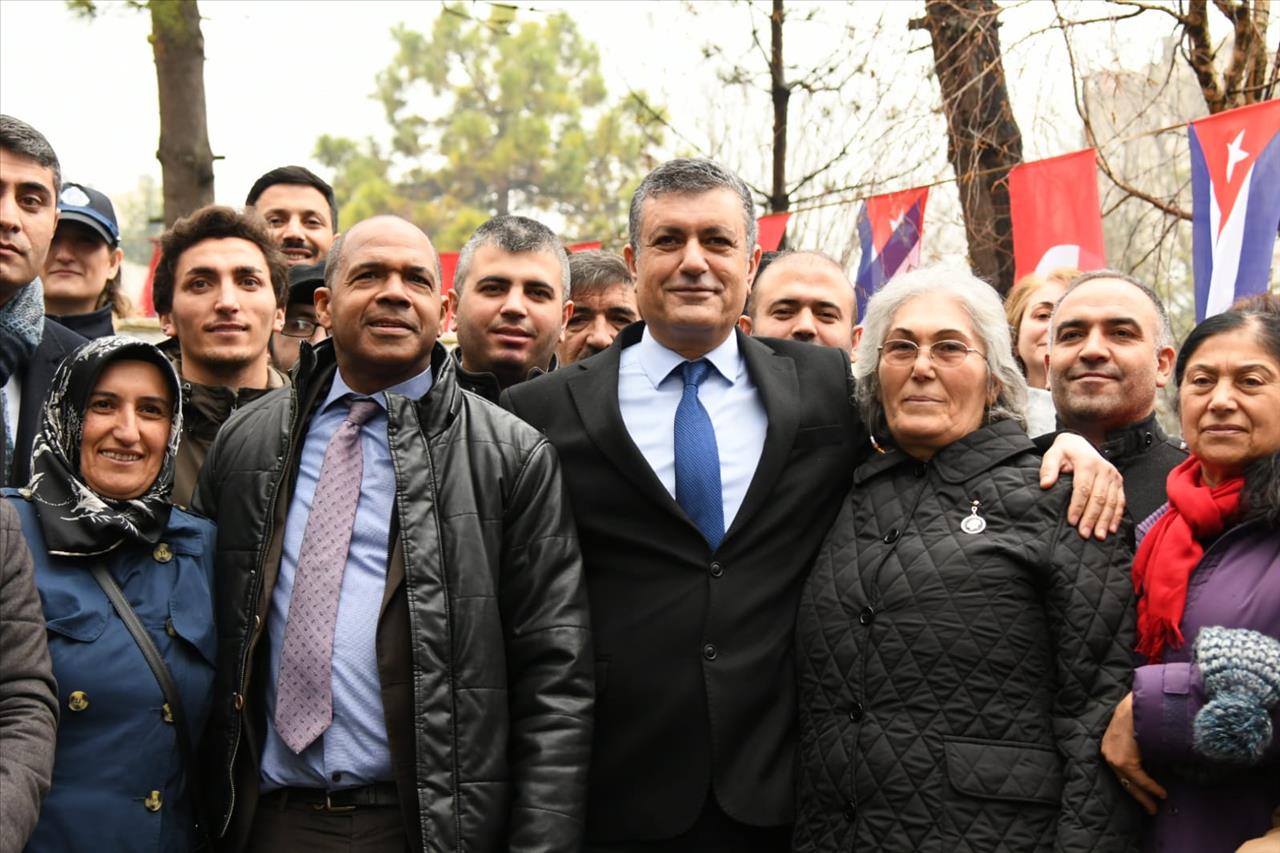 Küba'nın Ulusal Kahramanı Jose Marti Esenyurt'ta Anıldı