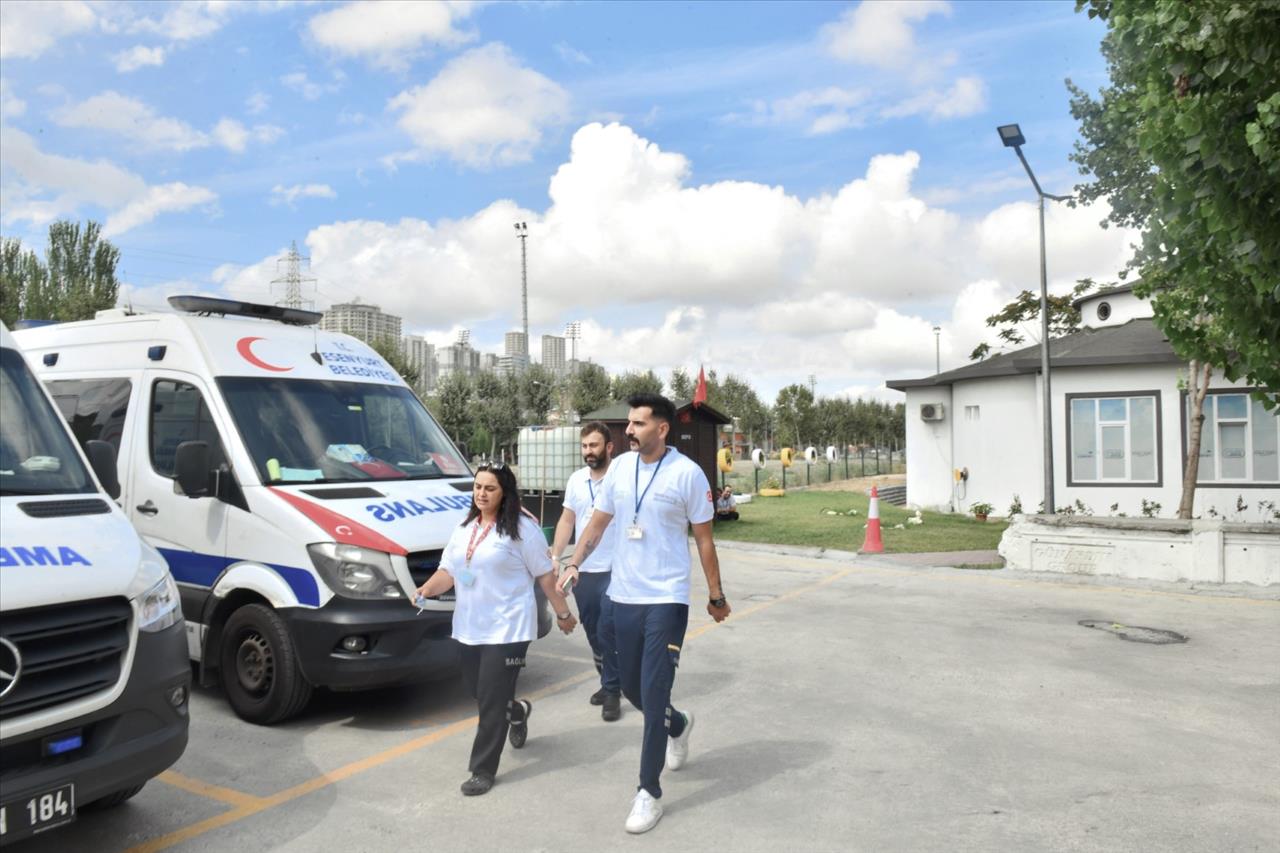 Yılda 8 Bin Hastaya Ambulans Hizmeti Veriliyor