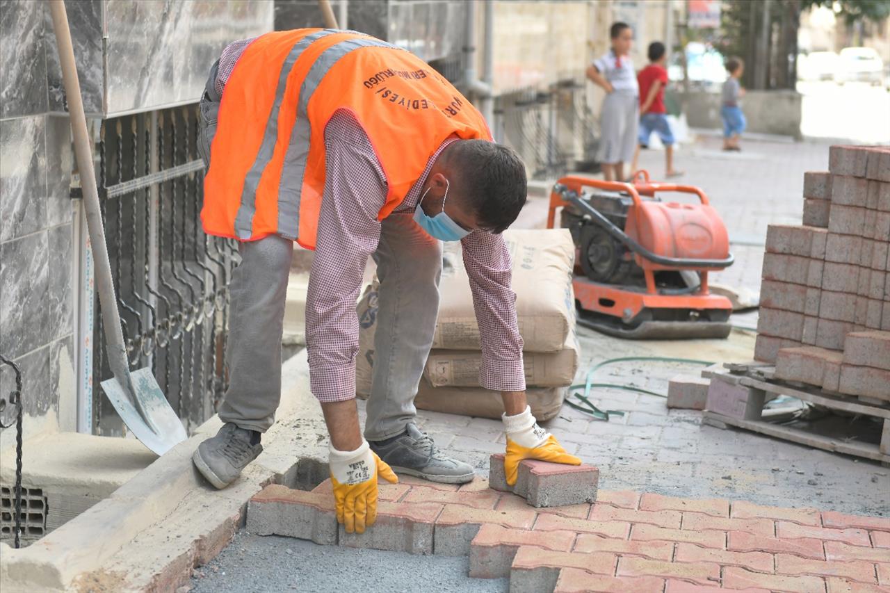 Esenyurt’ta Yol Bakım Ve Onarım Çalışmaları Devam Ediyor