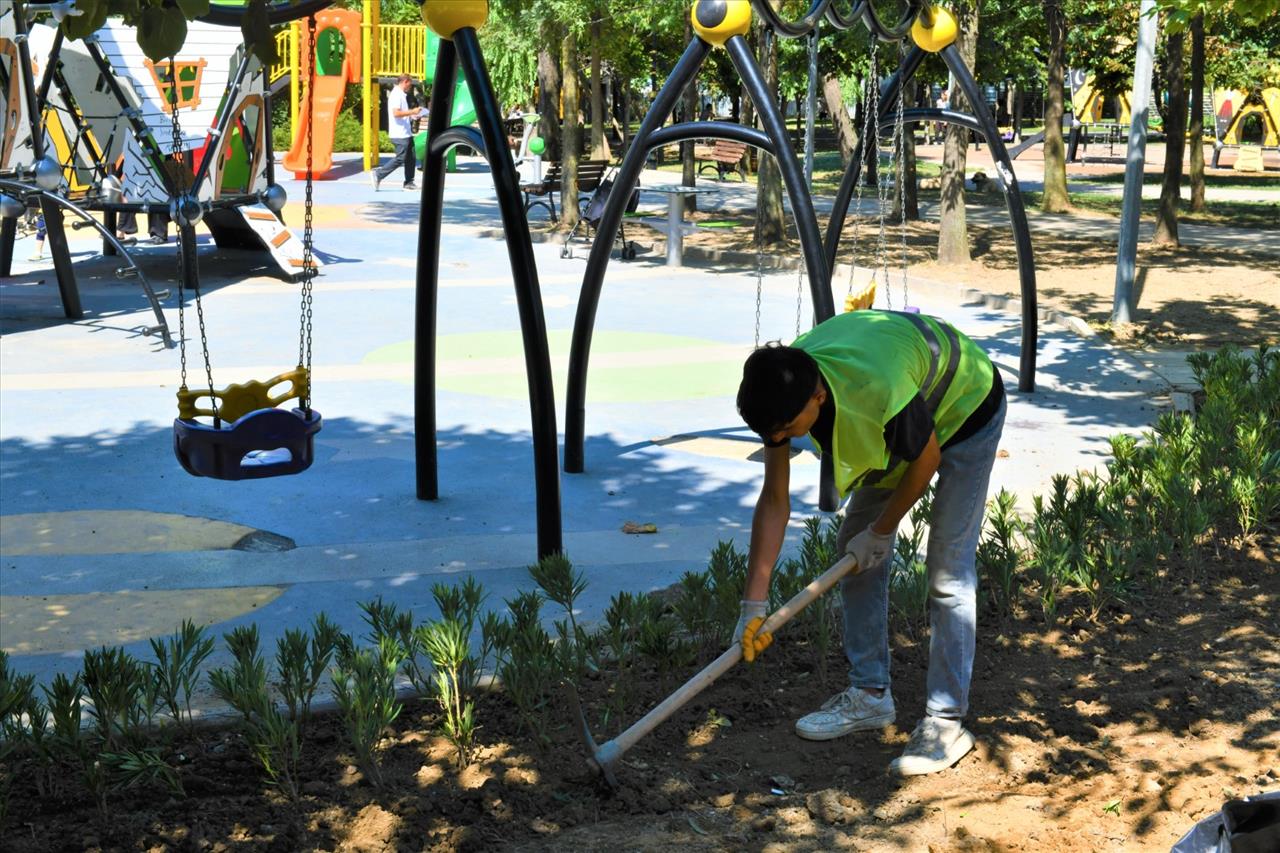 Esenyurt'ta Yeşil Dönüşüm: Belediye Parkları Yeniliyor