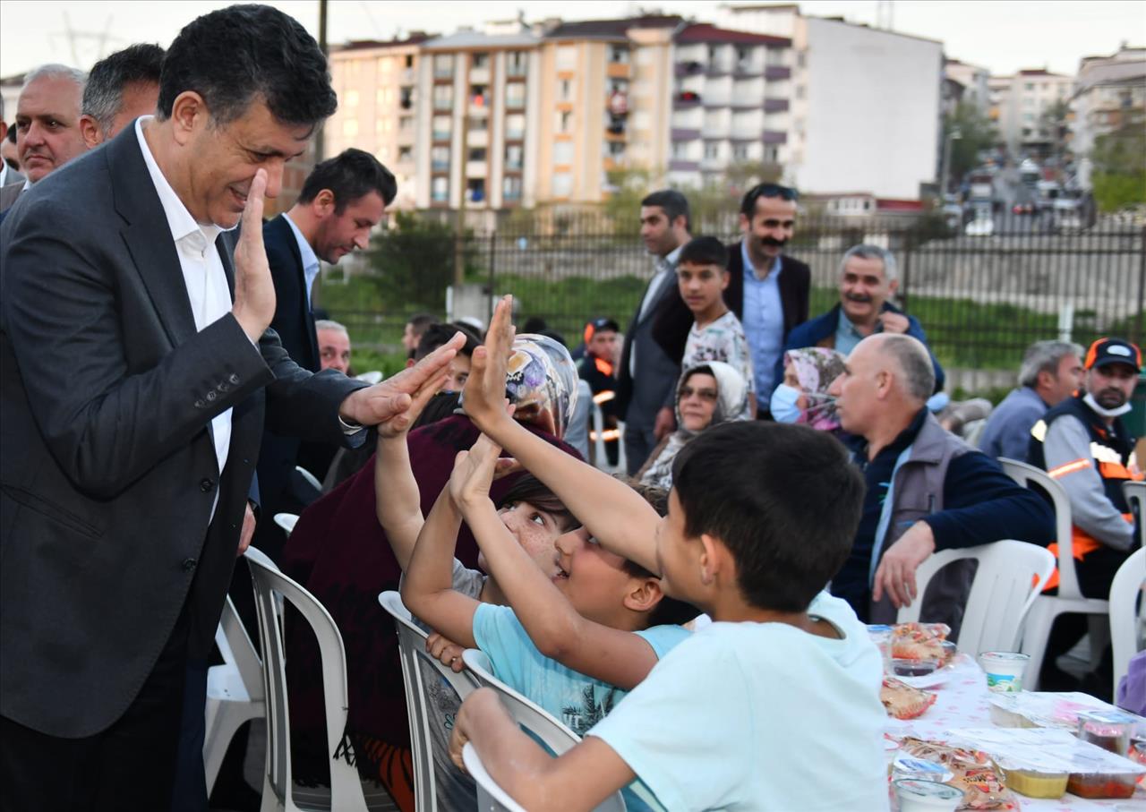 Başkan Bozkurt Ordulu Vatandaşlarla İftarda Buluştu