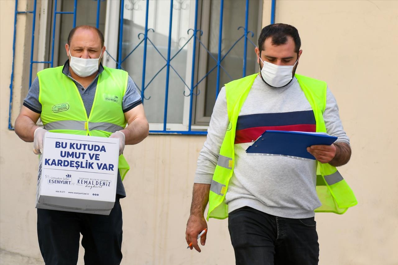 Esenyurt Belediyesi, Ramazan Ayı’nda Da İhtiyaç Sahiplerine Gıda Kolisi Yardımında Bulunuyor 