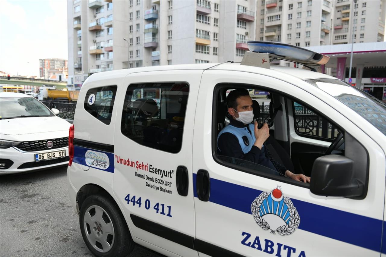 Esenyurt Belediyesi Zabıta Ekiplerinden PTT Önünde Koronavirüs Önlemleri