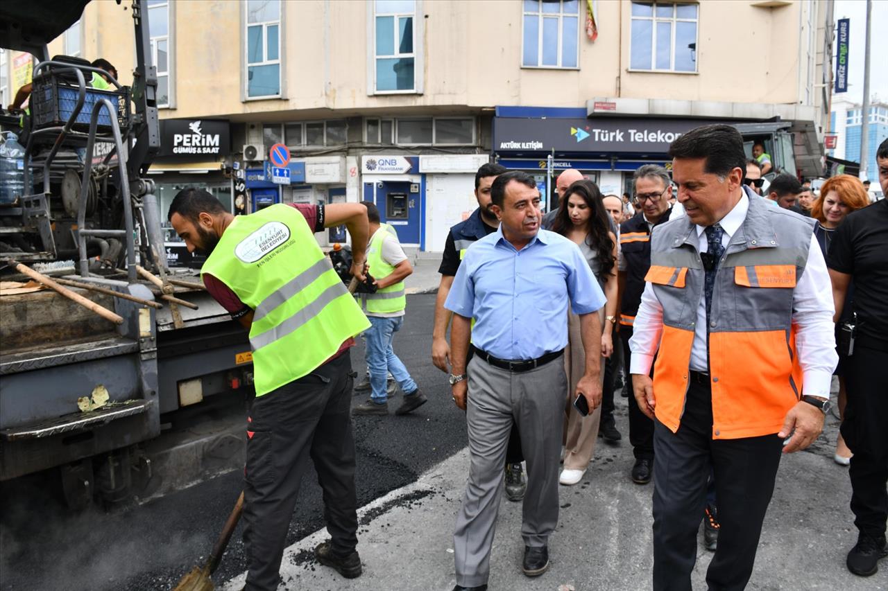 Esenyurt’ta Yıllardır Bozuk Olan Yollar Asfaltla Buluşuyor