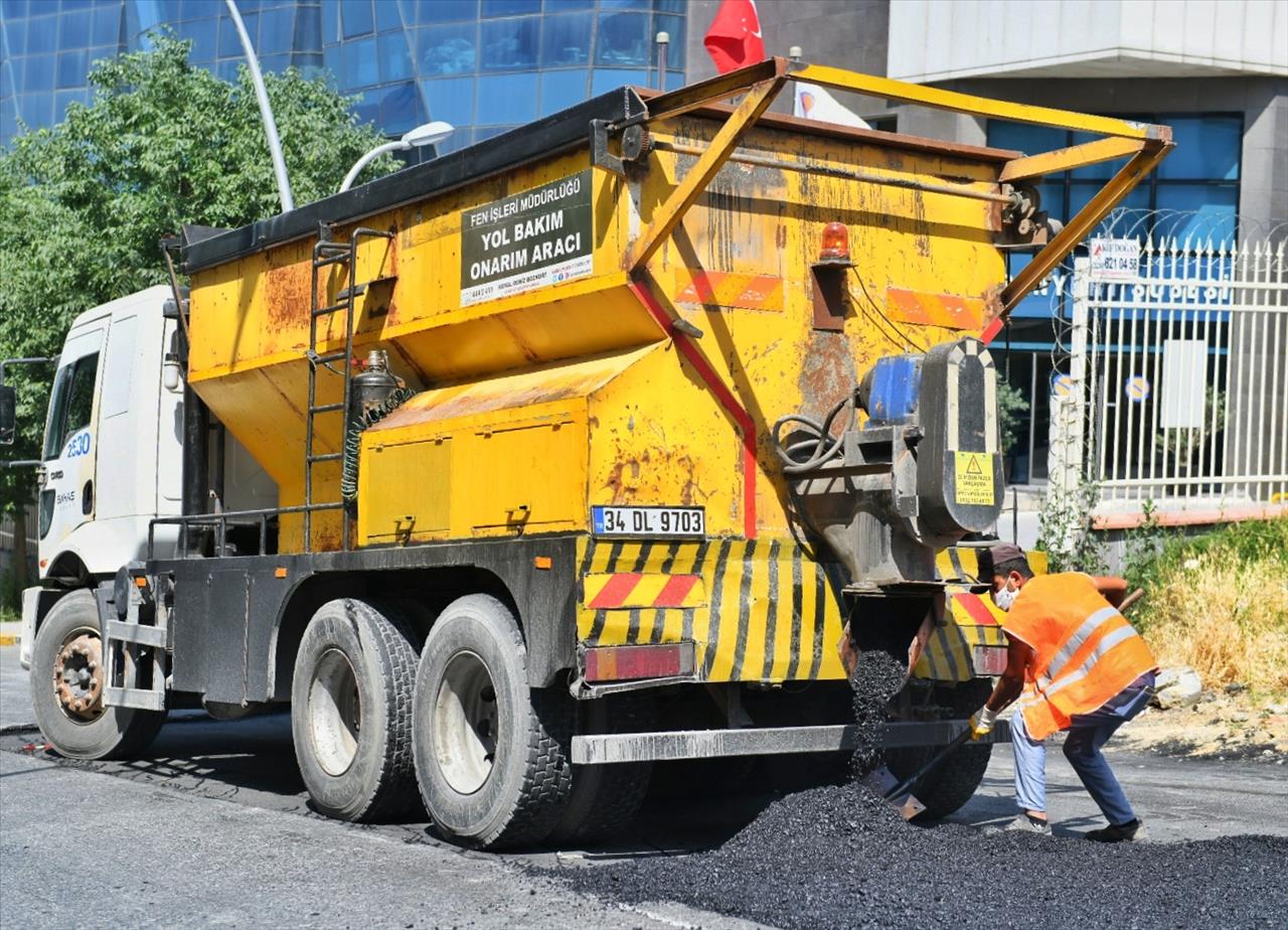 Esenyurt’ta Cadde Ve Sokaklar Yenileniyor