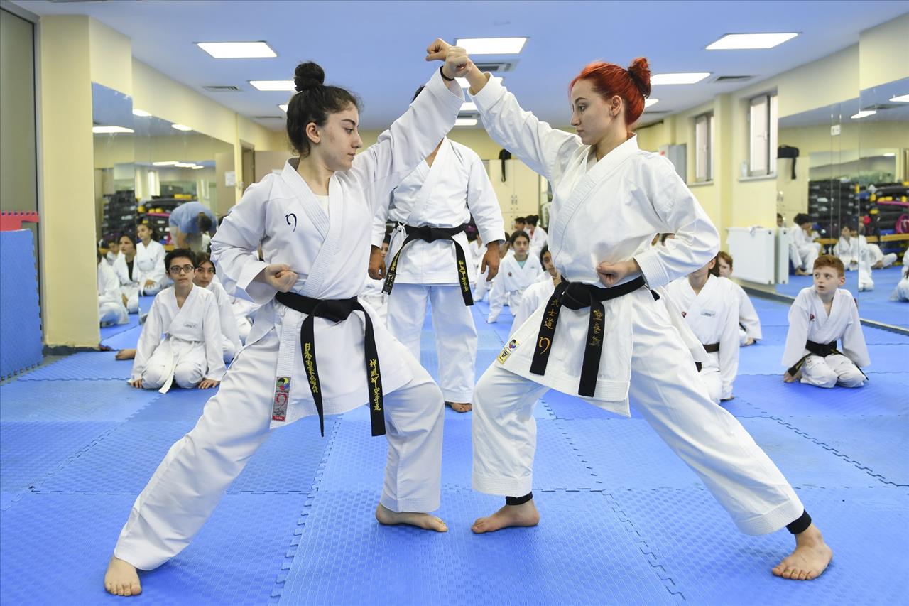 Esenyurtlu Çocuklardan Karate Kursuna Büyük İlgi