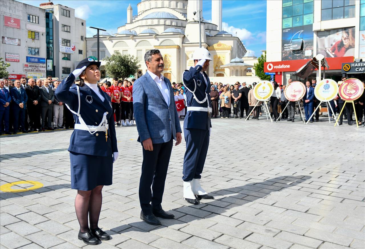 19 Mayıs, Esenyurt’ta Törenle Kutlandı