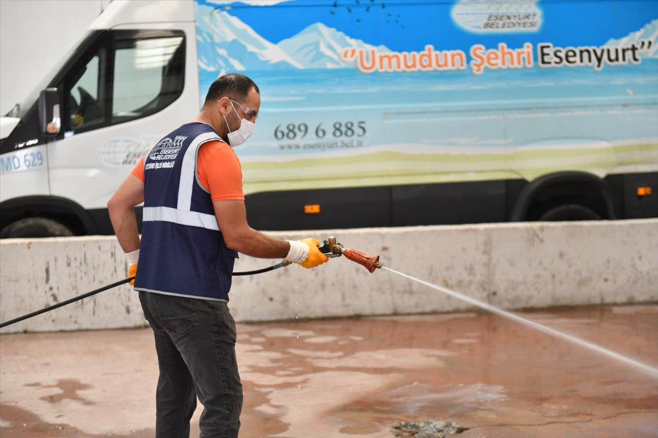 Esenyurt Belediyesi’nden Kurban Bayramı’nda Hummalı Çalışma 